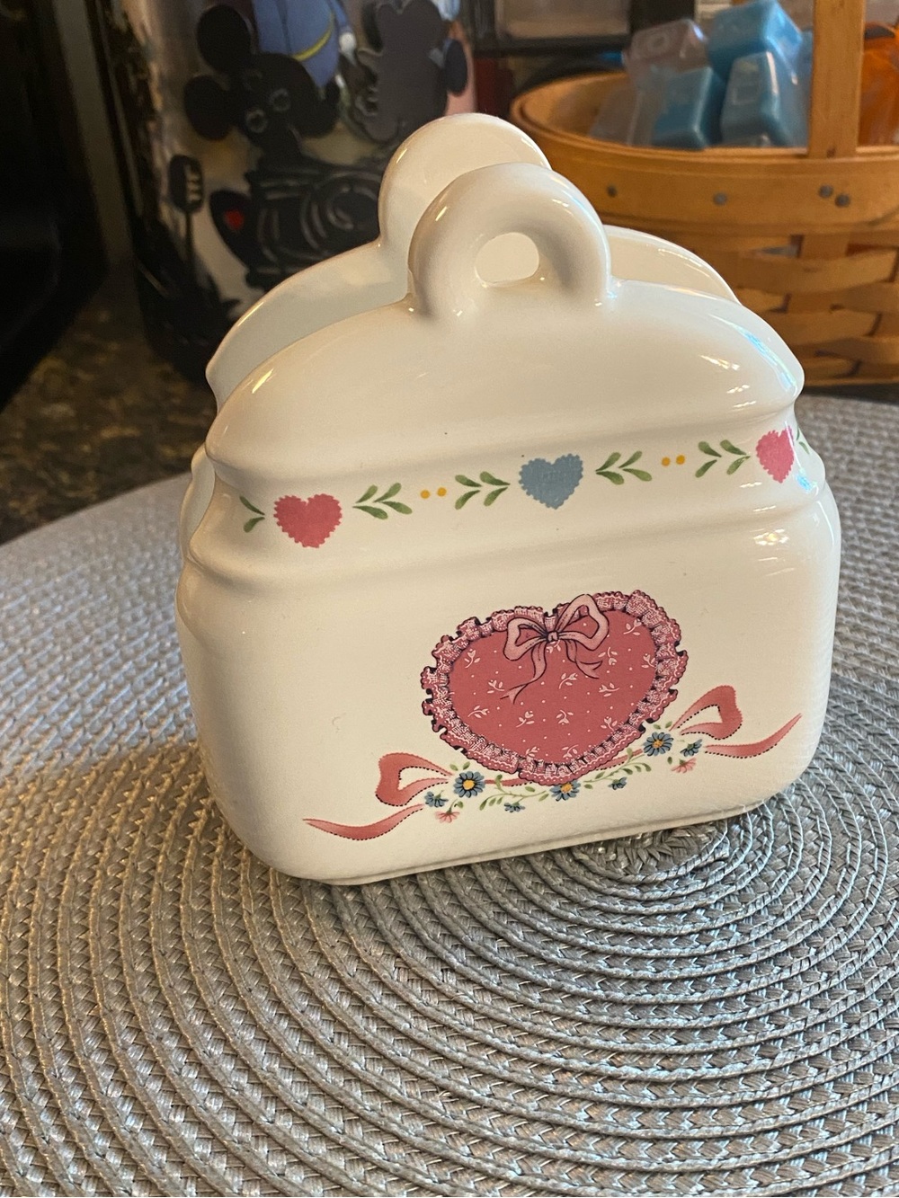 Vintage 80s Cottagecore Ceramic Napkin Holder Country Heart Bow Grannycore Caddy - Picture 9 of 14